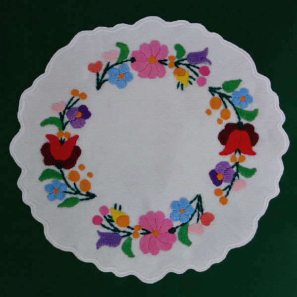 ハンガリー製カロチャ刺繍セット1